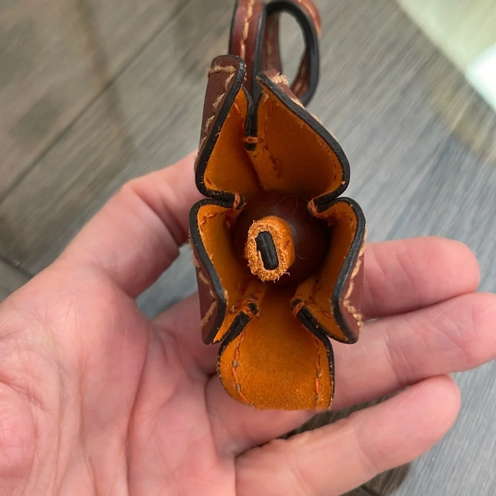 Fossil Flower & Brass Key Replacement Strap Key Charm Purse Keychain Fob Hangtag - Picture 4 of 13